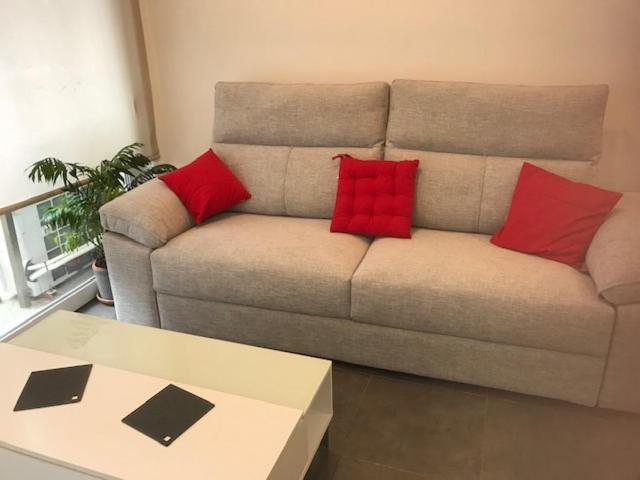 A Chic Four-Person Apartment By The Beach At Cap Ras Llança Dış mekan fotoğraf